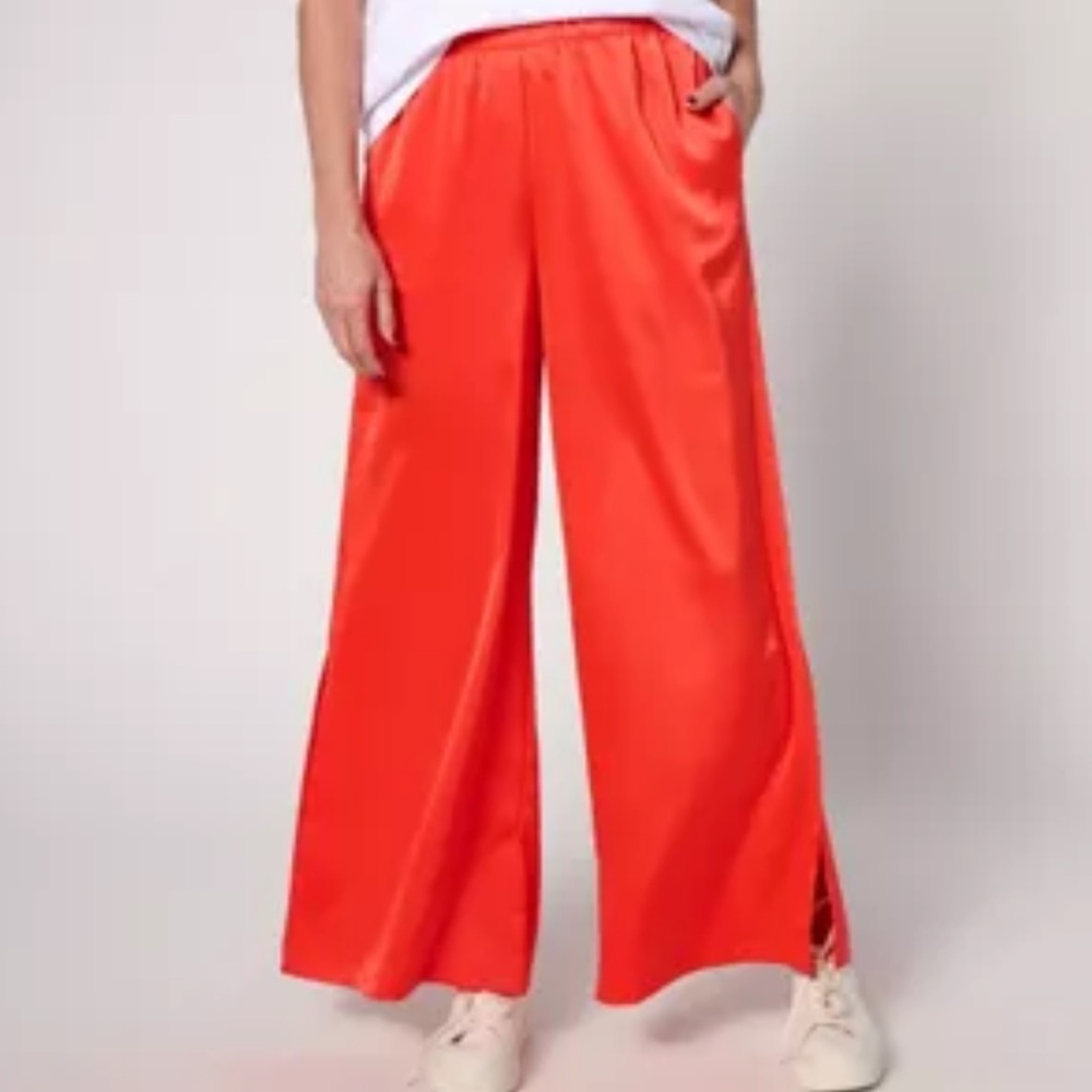 Peace love world wide leg  pants size Medium NWOT